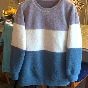 🆕 fluffy faux sweater☃️☃️